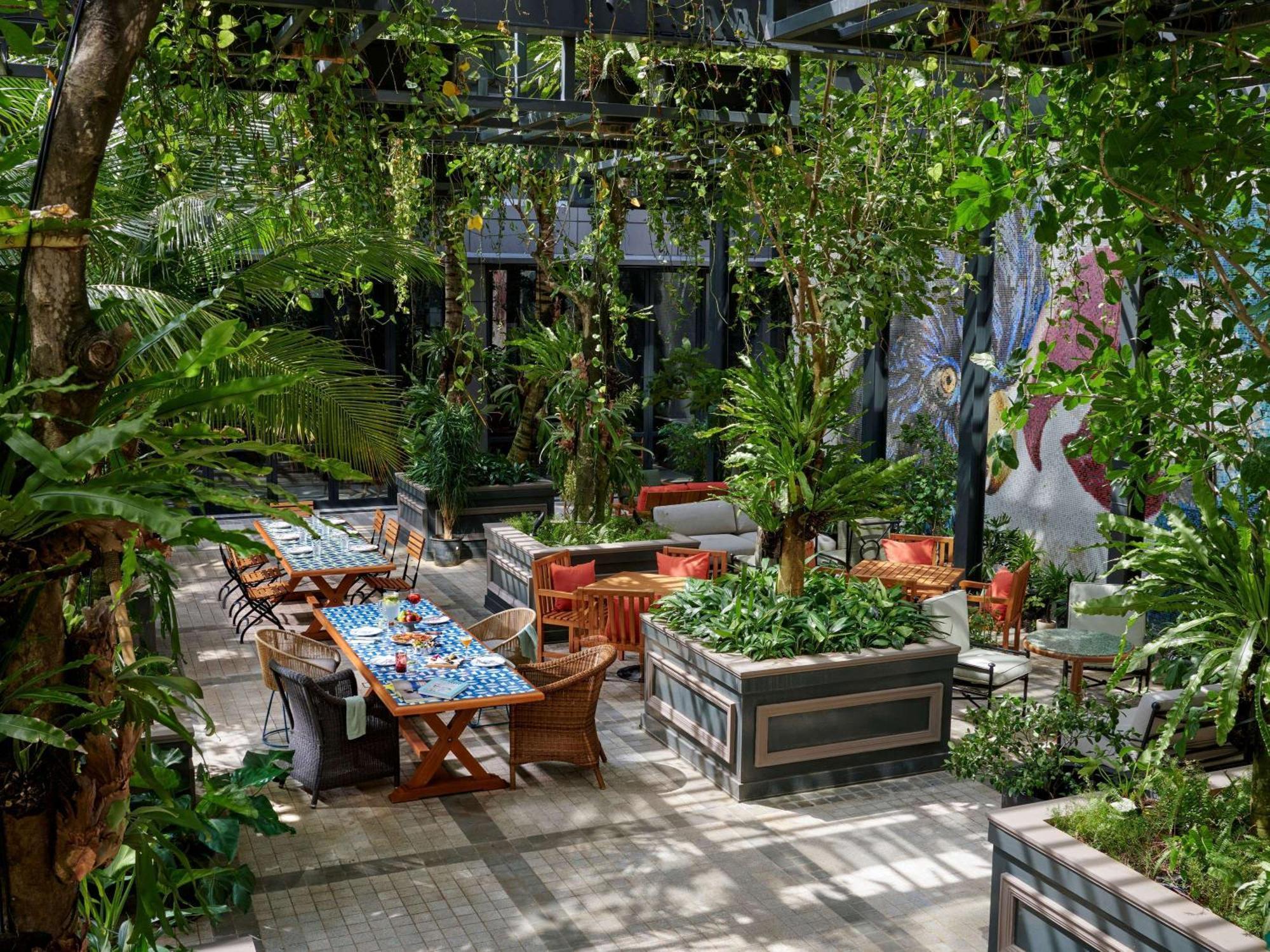 25Hours Hotel Jakarta The Oddbird Екстериор снимка
